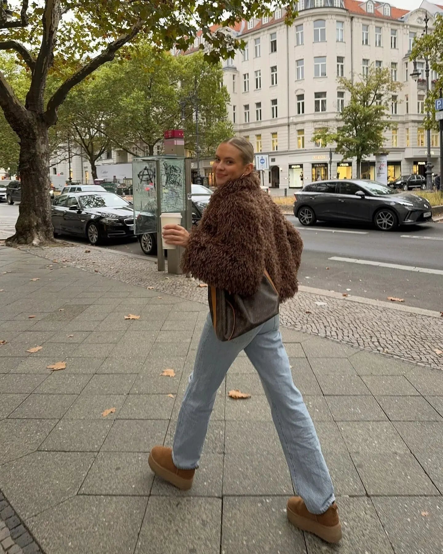 Vintage Fashion Winter Women's Faux Fur Coat Brown Curly Hair Female Mink Fur Coat Slouchy-style Artificial Fur Jacket For Lady