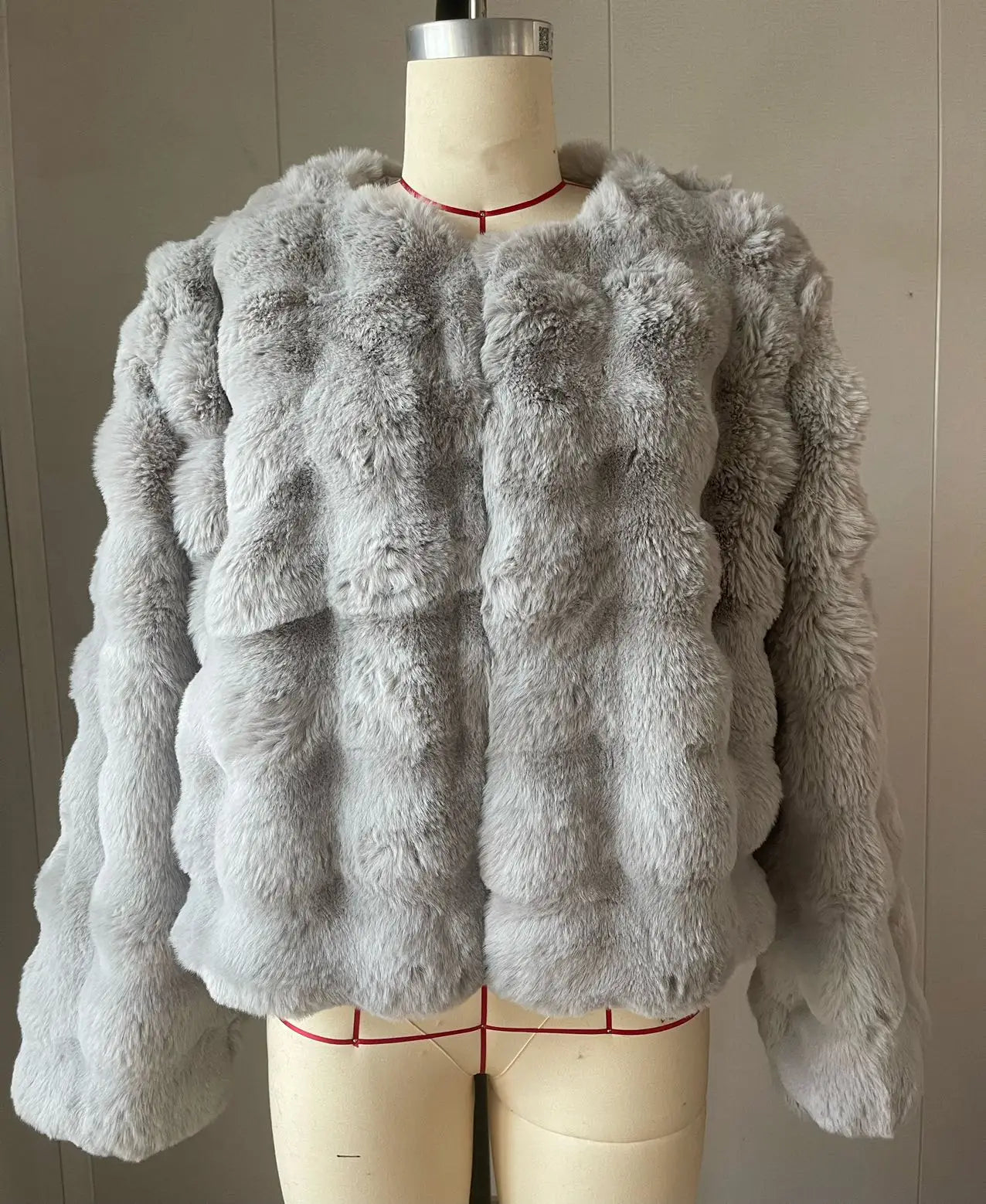 White Fur Coat for Women 2023 Autumn and Winter New Style Short Imitation Fur Plush Collarless Top Short Top Warm and Trend