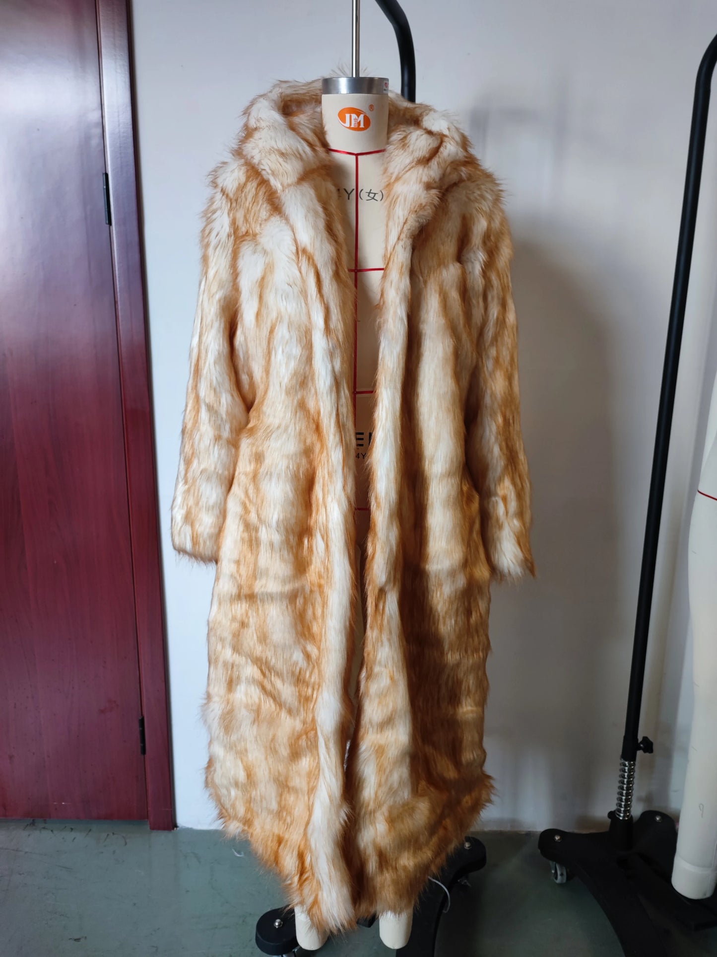 New LED Costume Faux Fur Coat Remote Controlled LED Lighting Festival And Party Costume Women Faux Fox Fur Coat