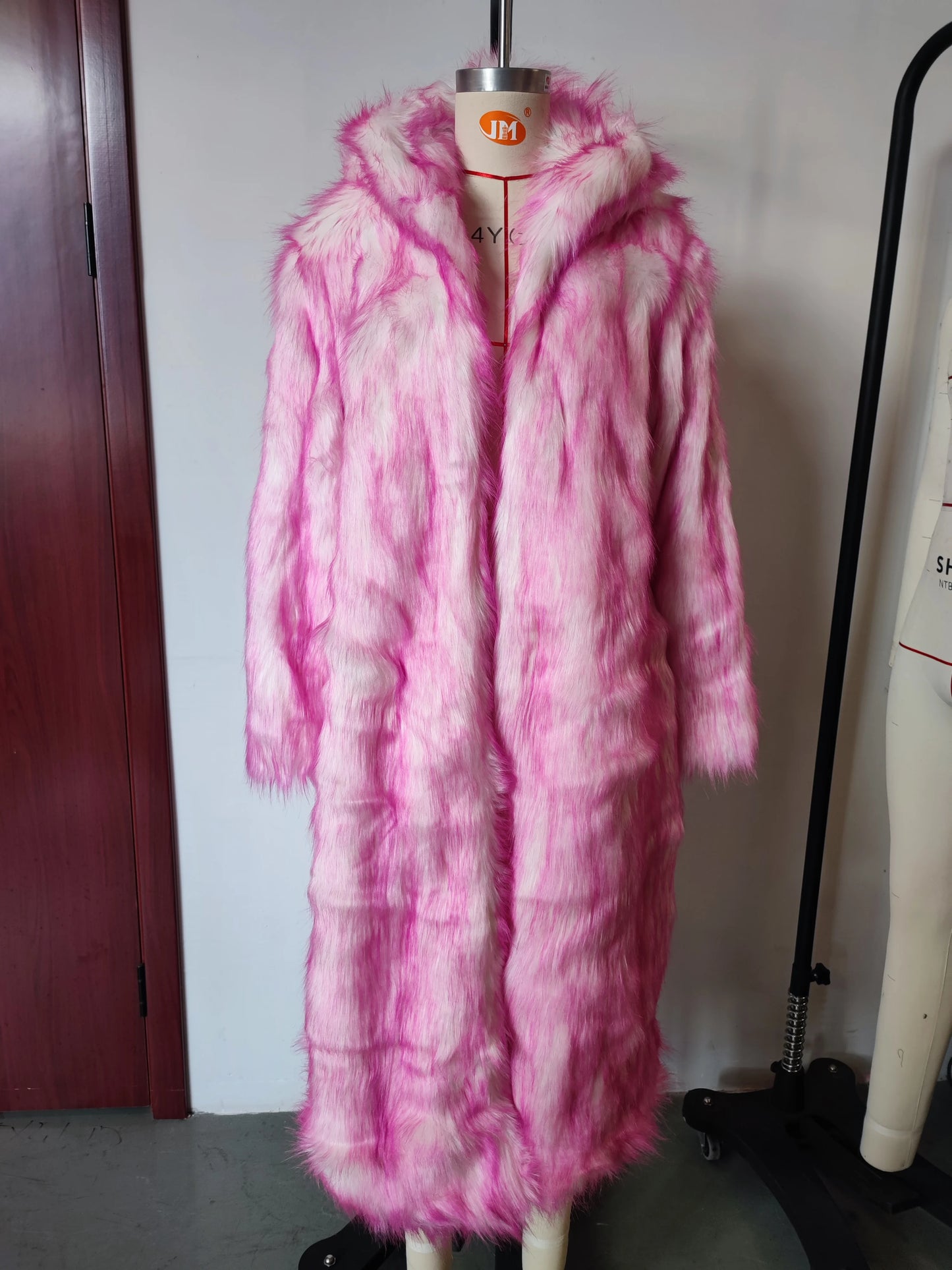 New LED Costume Faux Fur Coat Remote Controlled LED Lighting Festival And Party Costume Women Faux Fox Fur Coat