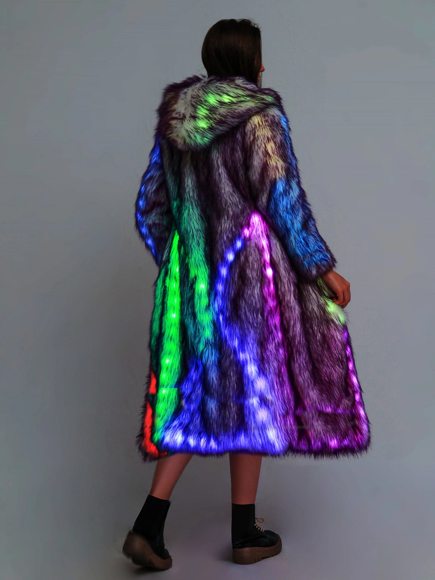 New LED Costume Faux Fur Coat Remote Controlled LED Lighting Festival And Party Costume Women Faux Fox Fur Coat