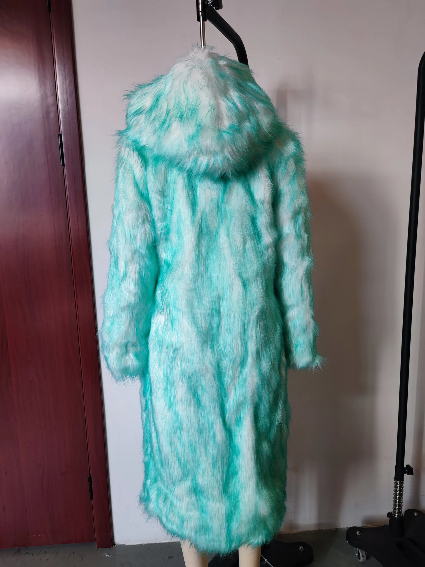 New LED Costume Faux Fur Coat Remote Controlled LED Lighting Festival And Party Costume Women Faux Fox Fur Coat