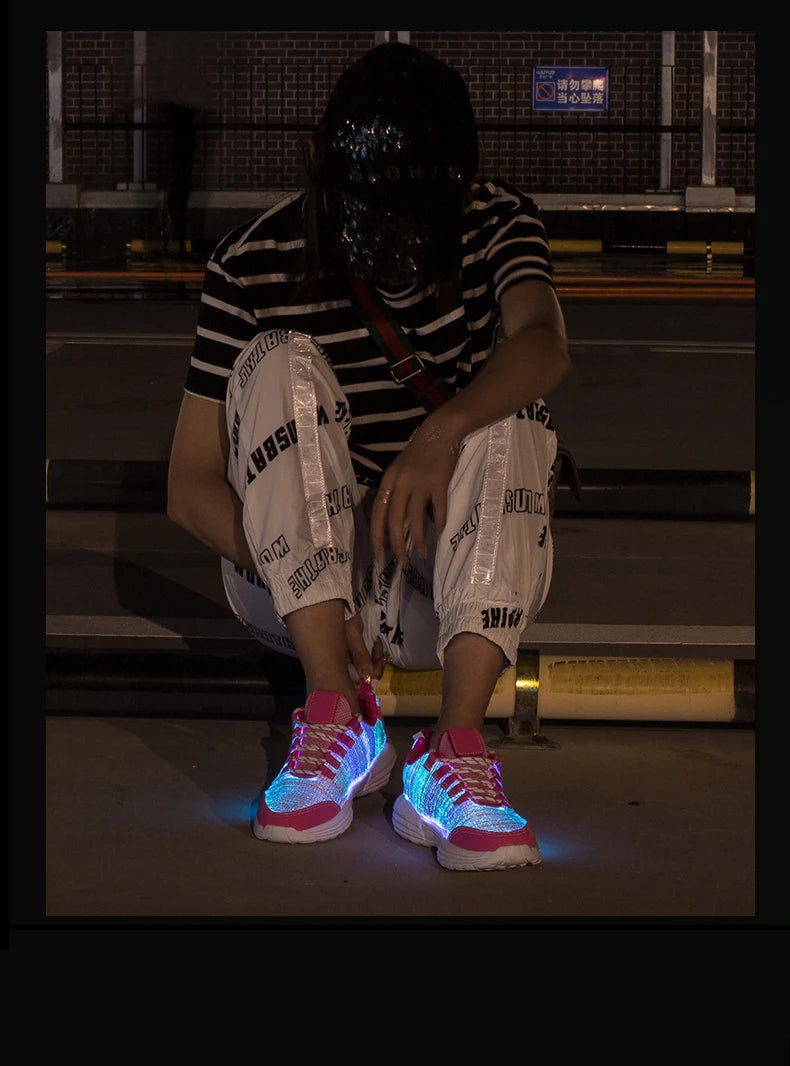 Men Fashion LED Shoes Light Up Sneakers USB Recharging Fiber OPTIC Cloth Elastic Sole Glowing Luminous Flashing Casual Shoes