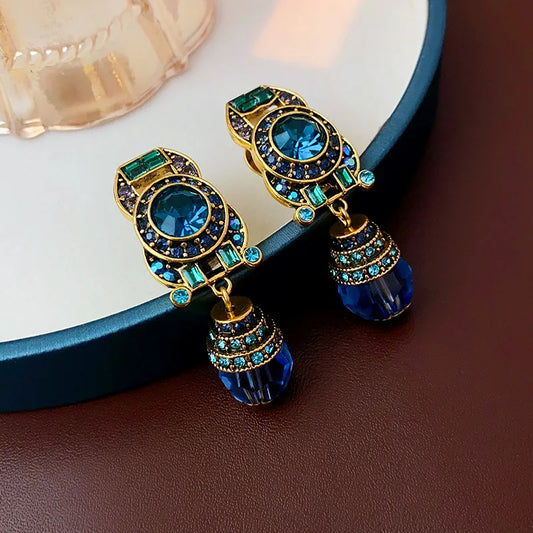Rhinestone Bluey Crystal Clip Earrings for Womens Medieval Vintage Fashion Peisonality Sparkle Charms Earring Luxury Jewelry New