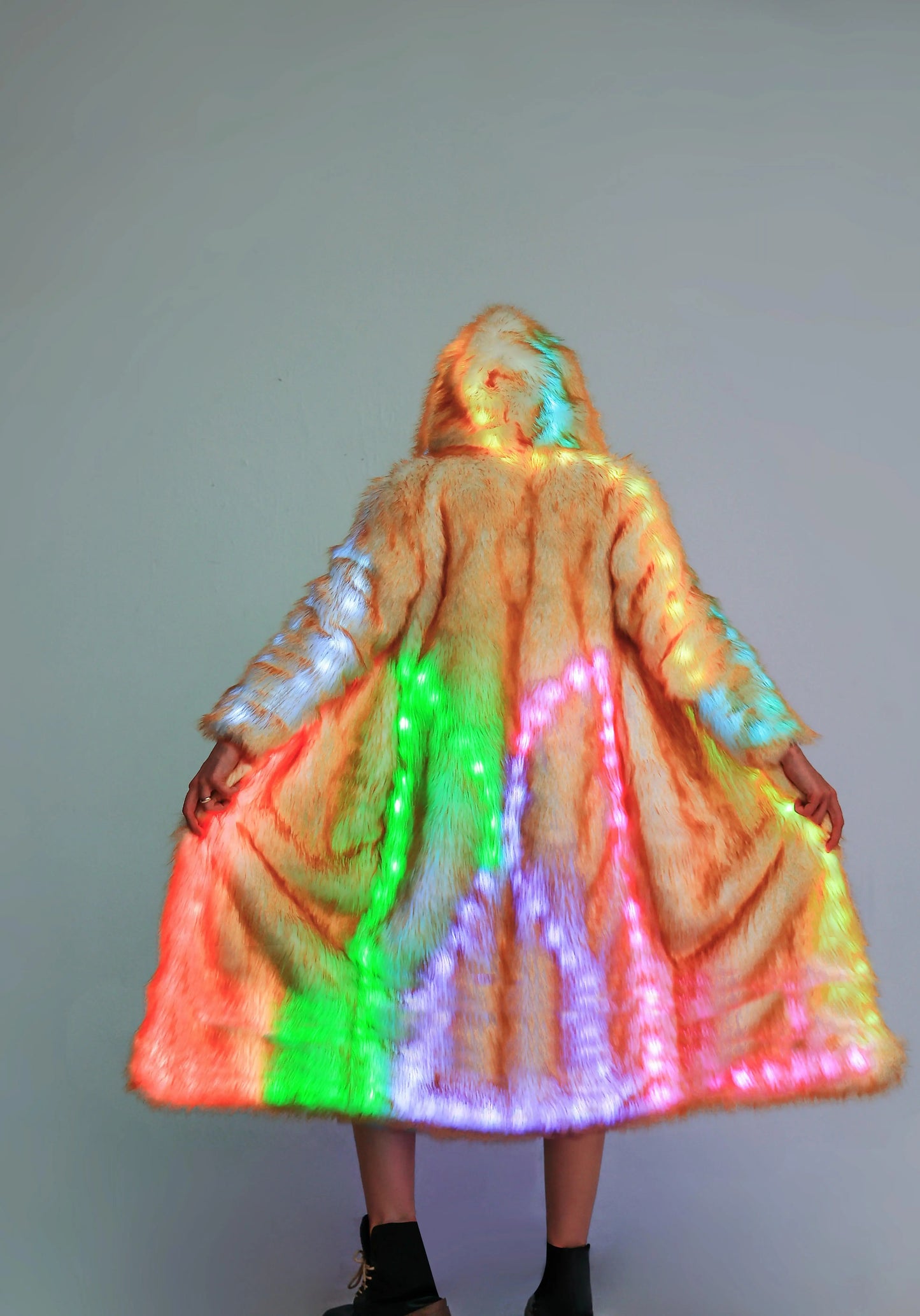 New LED Costume Faux Fur Coat Remote Controlled LED Lighting Festival And Party Costume Women Faux Fox Fur Coat