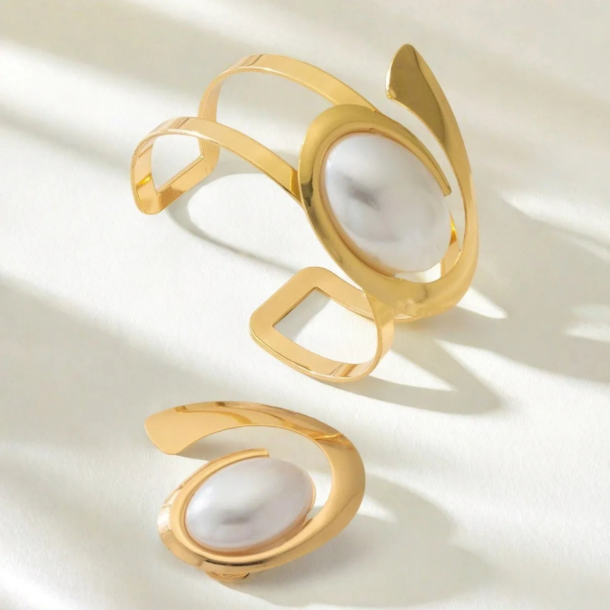 Exaggerated Pearl Spiral Bracelet Ring Set For Women Girls Personality Geometric Fashion Jewelry Holiday Party Gift OL S247
