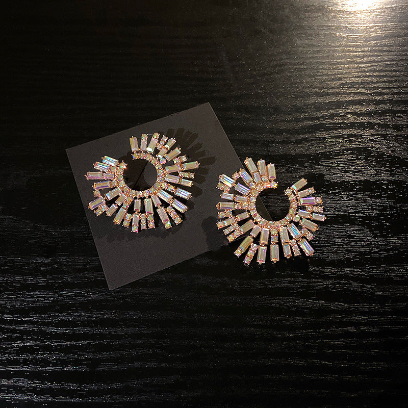 Luxury Exaggerated Crystal Earrings Large Circle Flower Shiny Rhinestone Stud Earrings for Women 2023 Trendy Fashion Jewelry