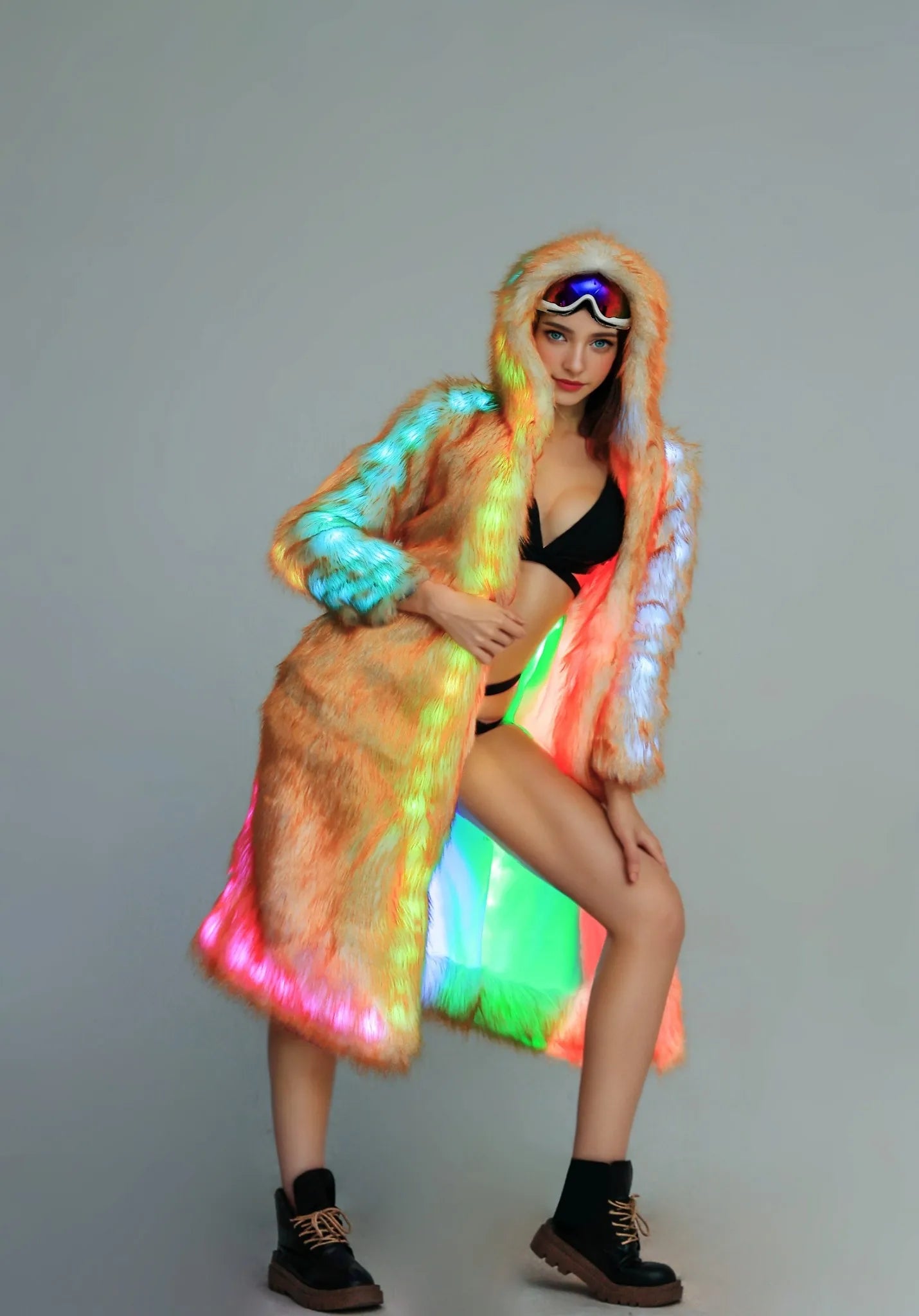 New LED Costume Faux Fur Coat Remote Controlled LED Lighting Festival And Party Costume Women Faux Fox Fur Coat