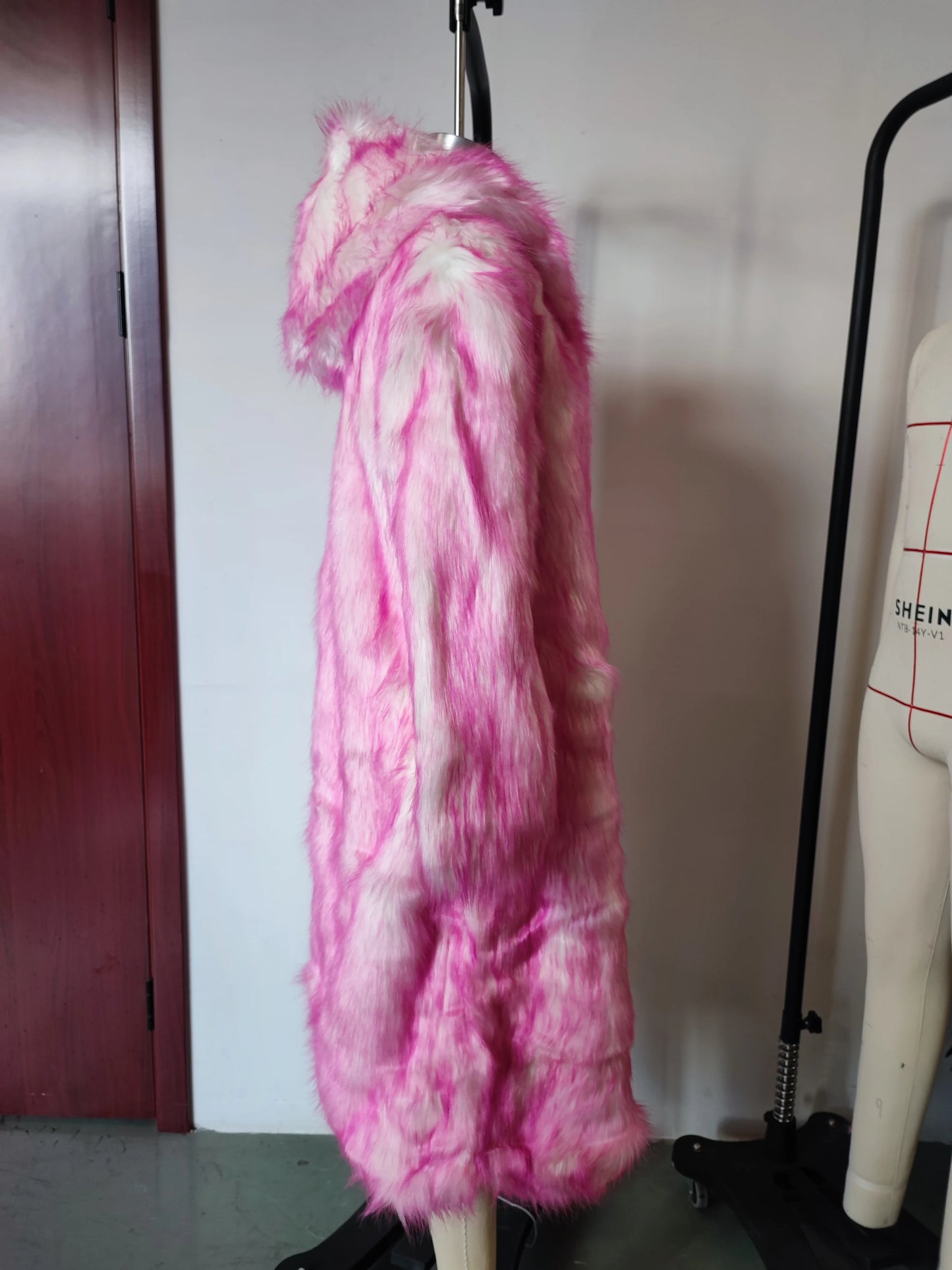 New LED Costume Faux Fur Coat Remote Controlled LED Lighting Festival And Party Costume Women Faux Fox Fur Coat