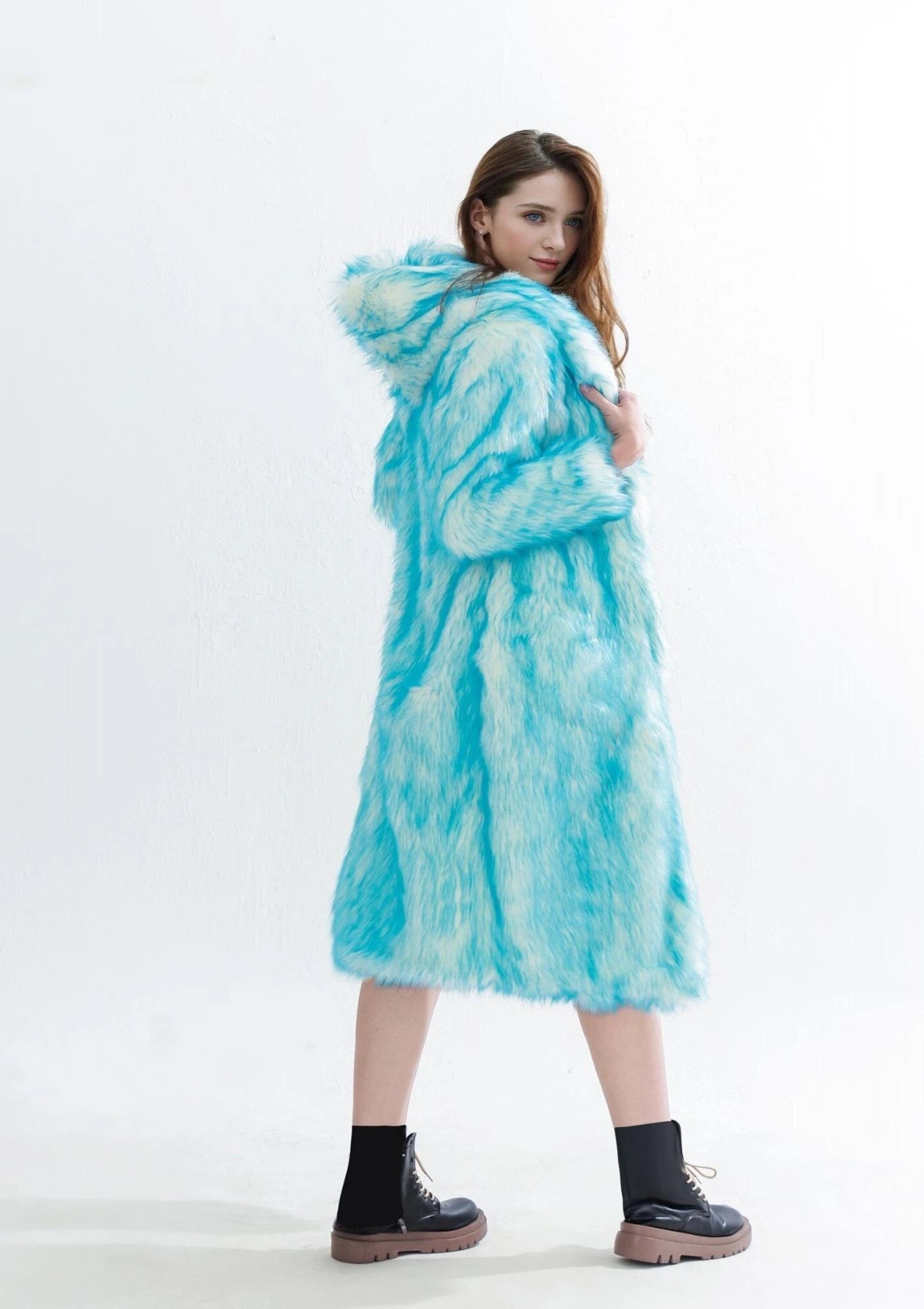 New LED Costume Faux Fur Coat Remote Controlled LED Lighting Festival And Party Costume Women Faux Fox Fur Coat
