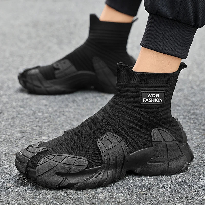 Men's Casual Sports Shoes Oversized Men's Octopus Sole Lightweight and Fashionable Socks Shoes Versatile and Trendy Styles