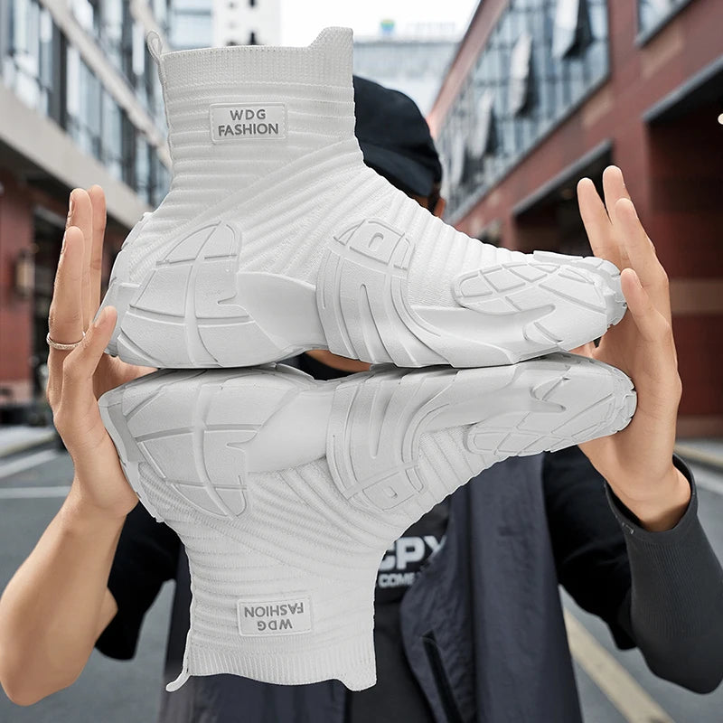 Men's Casual Sports Shoes Oversized Men's Octopus Sole Lightweight and Fashionable Socks Shoes Versatile and Trendy Styles