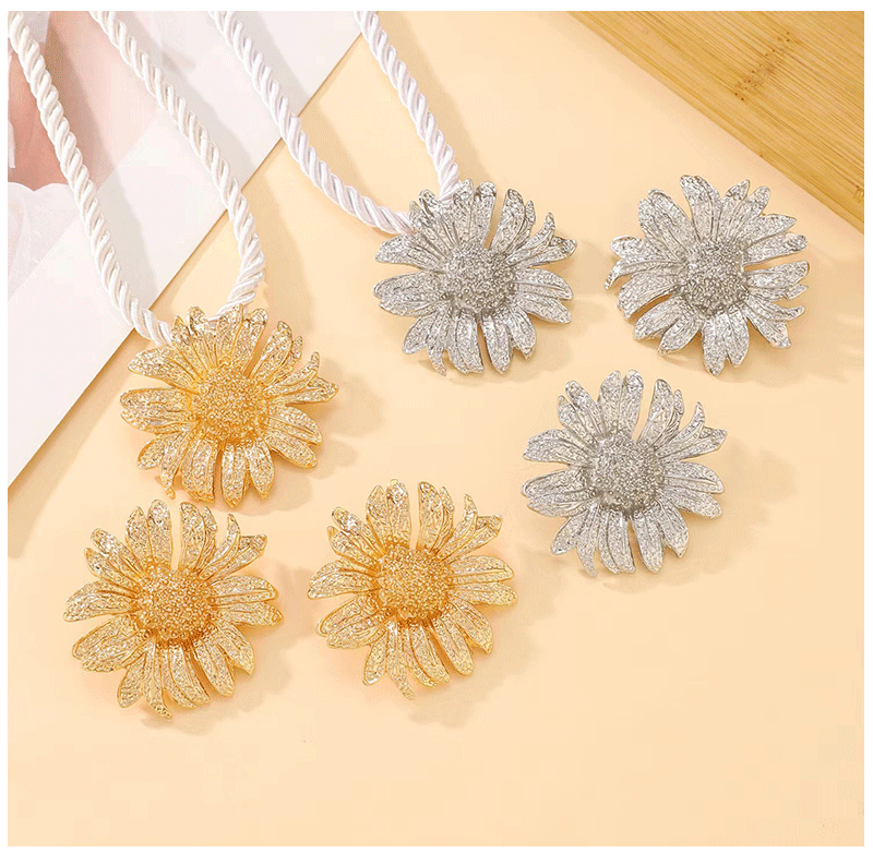 3 Pcs/set Simple Fashion Starfish Pendant Necklace Ocean Style Party Banquet Exaggerated Earrings Personalized Women Jewelry Set