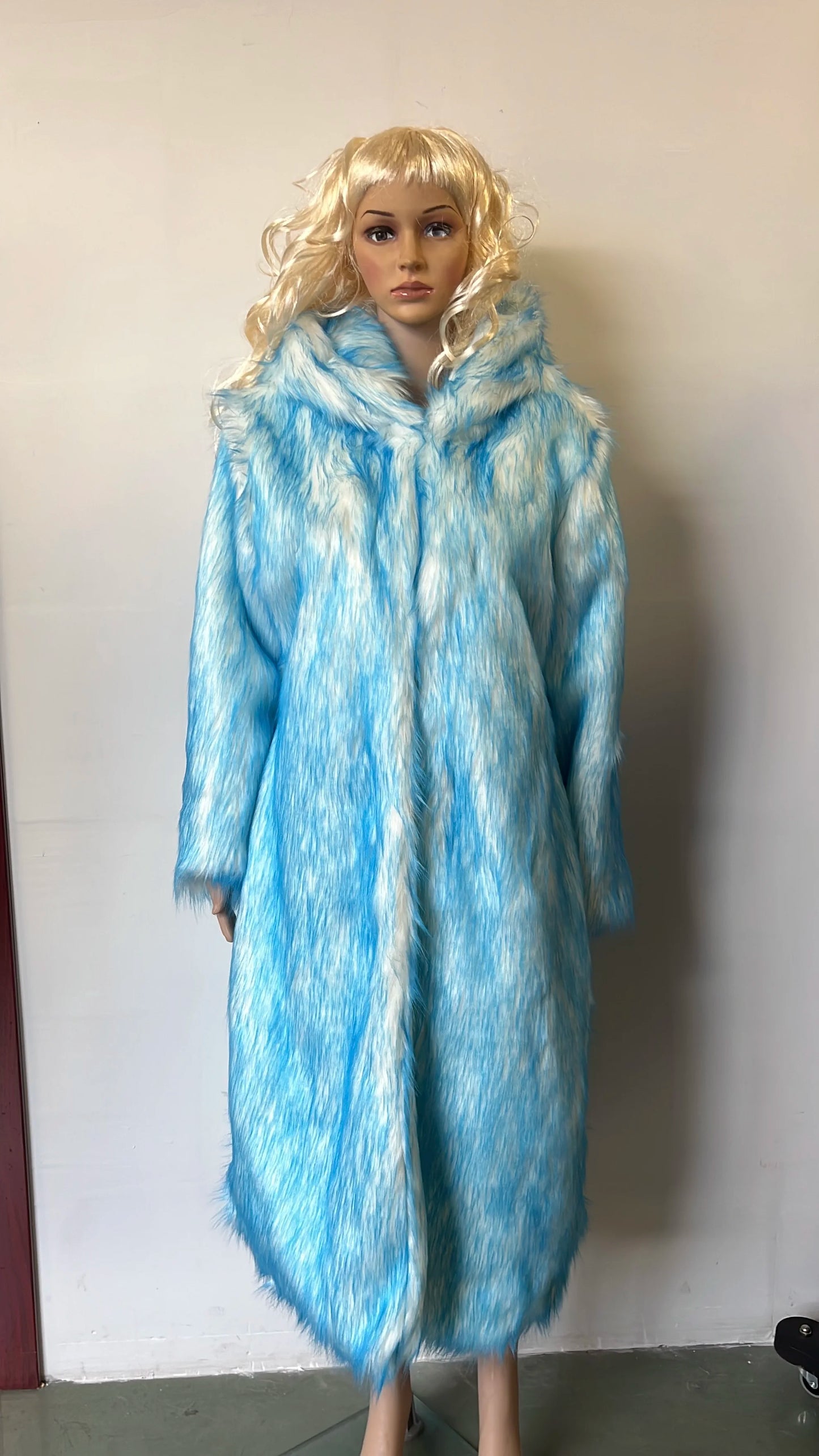 New LED Costume Faux Fur Coat Remote Controlled LED Lighting Festival And Party Costume Women Faux Fox Fur Coat