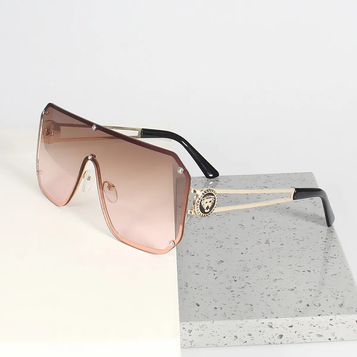 Oversized One Piece Frameless Fashion Sunglasses Women Men Casual Square Sun Glasses Suitable for travel and parties