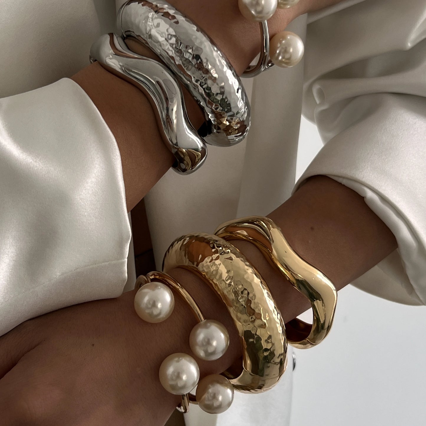 Ingemark 3 Style Creative Big Imitation Pearl Cuff Bracelet Women Trend 2025 Punk Heavy Metal Chunky Spring Bangle Steampunk Men