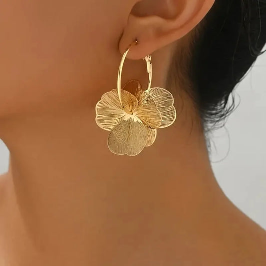 Yupsk Exquisite Butterfly Flower Pendant Earrings Golden Vintage Earring Fashion Wedding Party Jewelry Accessories