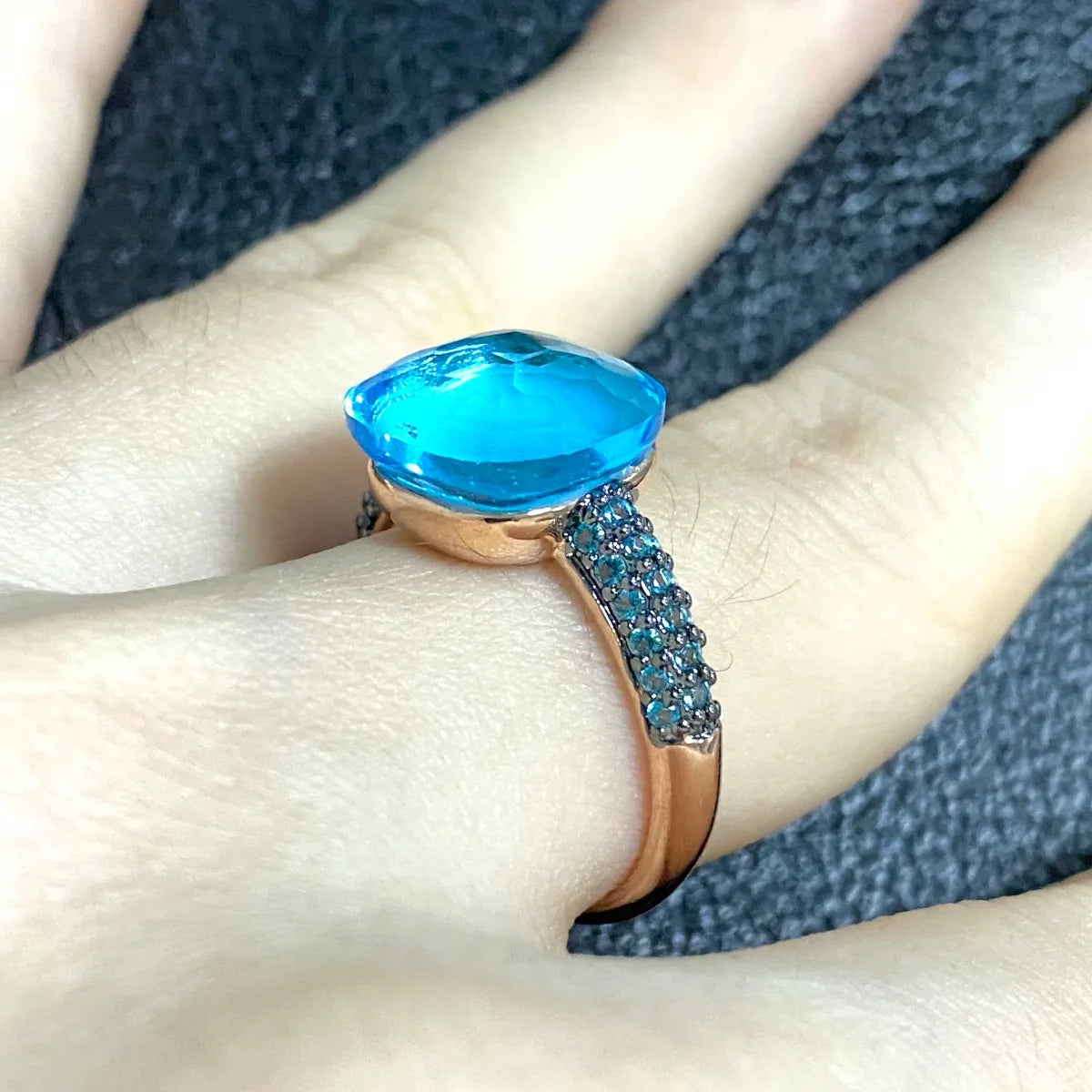 Blue Topaz Ring Inlay Black Zircon With Black Gun Plated 12.6mm Flat Crystal Ring For Women Party Fashion Jewelry Gift