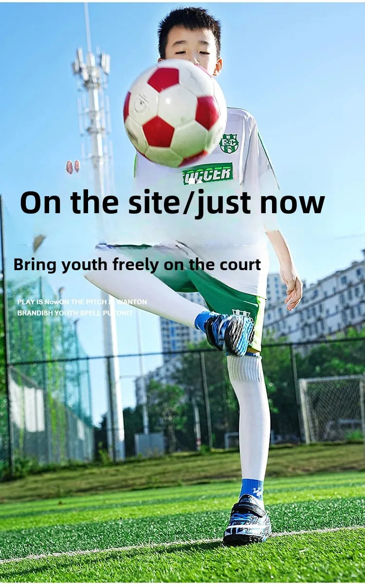 Boys Professional Football Training Shoes Running Sports Shoes Athletic Cleats Primary School Students Long Nails