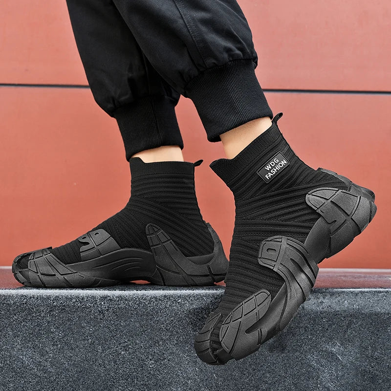 Men's Casual Sports Shoes Oversized Men's Octopus Sole Lightweight and Fashionable Socks Shoes Versatile and Trendy Styles