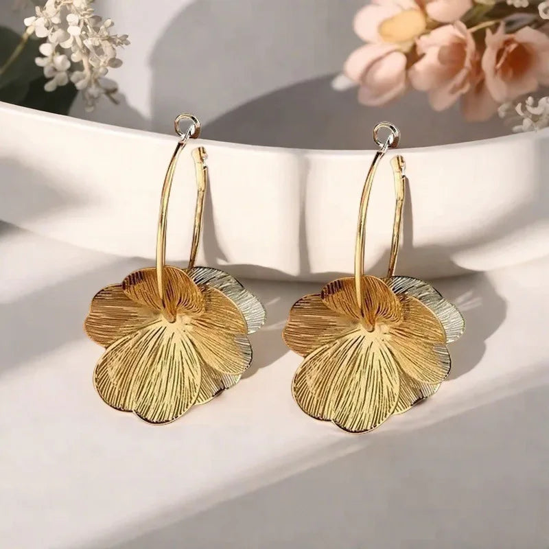 Yupsk Exquisite Butterfly Flower Pendant Earrings Golden Vintage Earring Fashion Wedding Party Jewelry Accessories