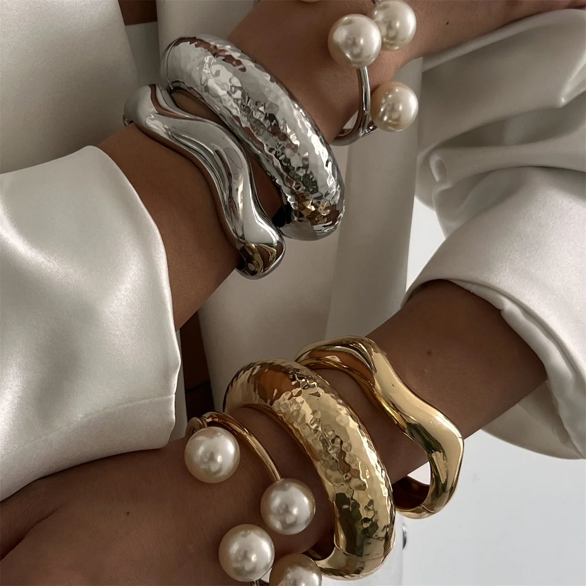 Ingemark 3 Style Creative Big Imitation Pearl Cuff Bracelet Women Trend 2025 Punk Heavy Metal Chunky Spring Bangle Steampunk Men