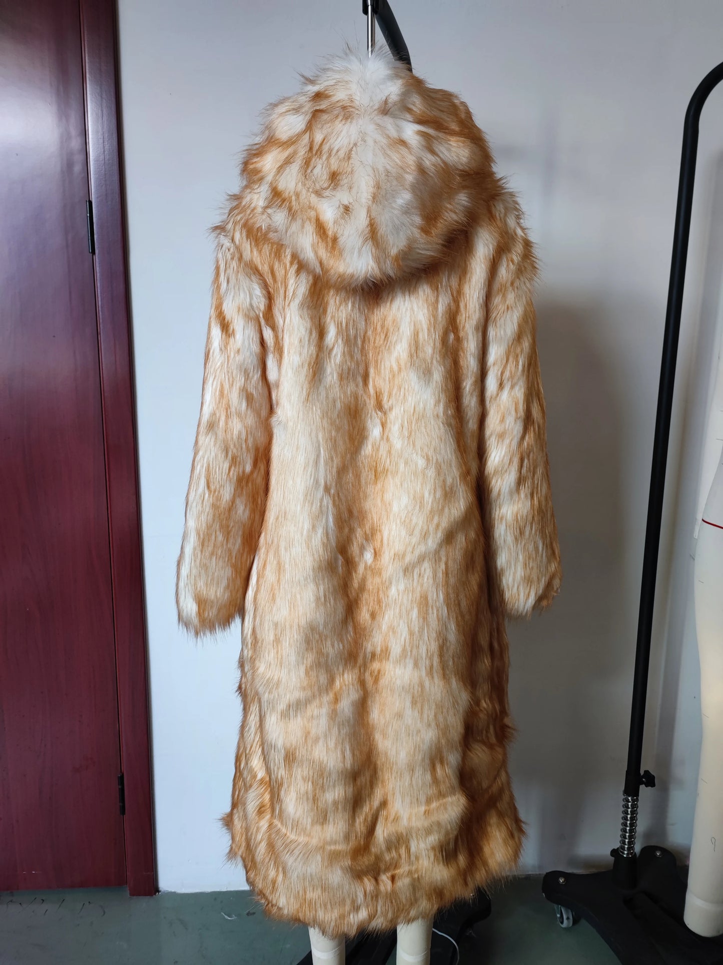 New LED Costume Faux Fur Coat Remote Controlled LED Lighting Festival And Party Costume Women Faux Fox Fur Coat