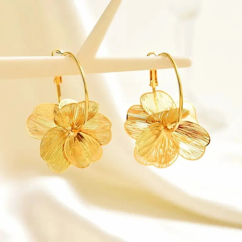 Yupsk Exquisite Butterfly Flower Pendant Earrings Golden Vintage Earring Fashion Wedding Party Jewelry Accessories