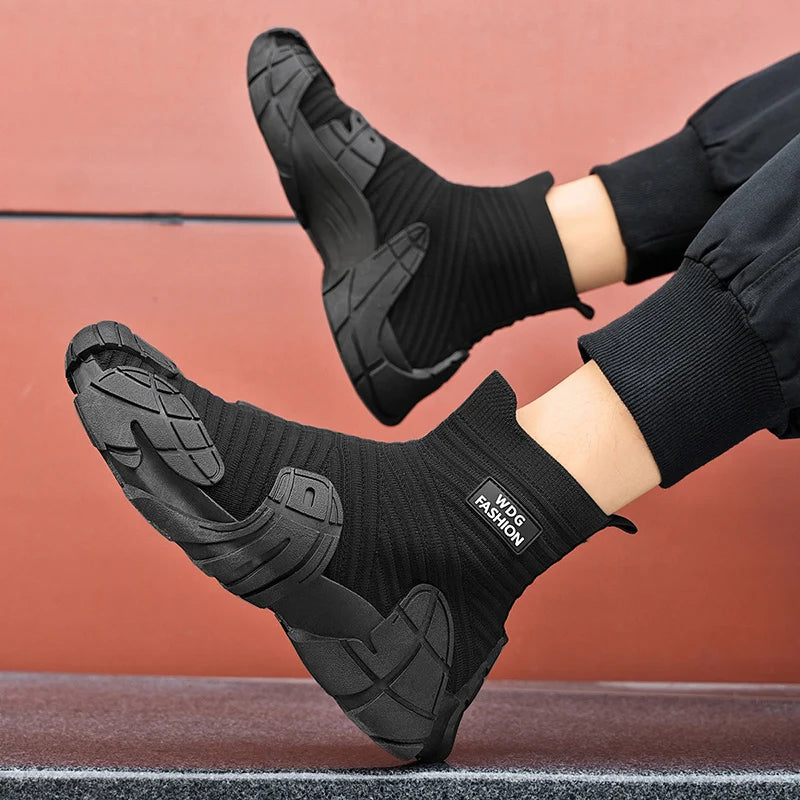 Men's Casual Sports Shoes Oversized Men's Octopus Sole Lightweight and Fashionable Socks Shoes Versatile and Trendy Styles