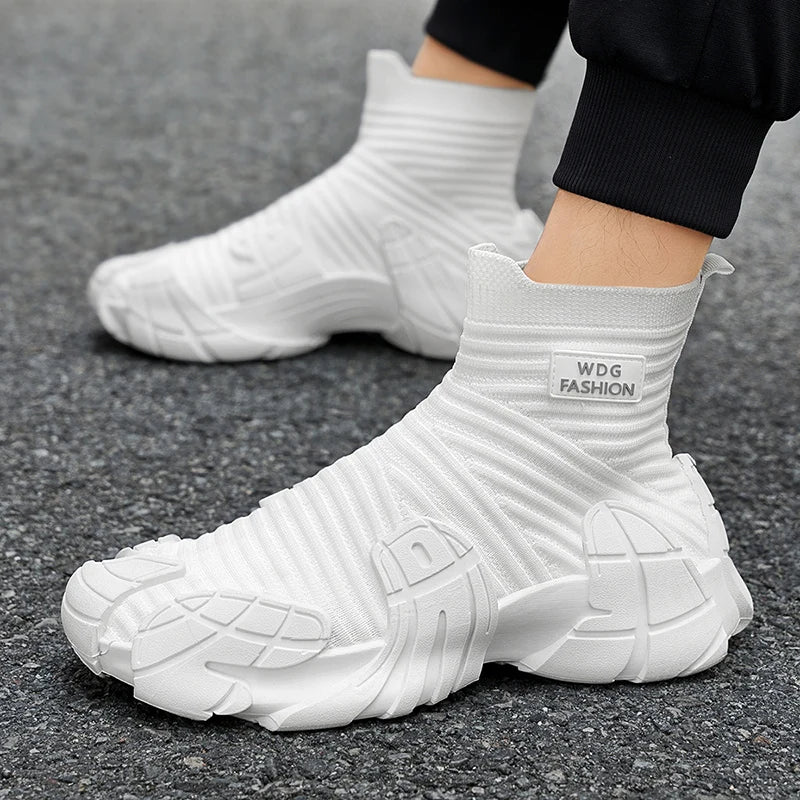 Men's Casual Sports Shoes Oversized Men's Octopus Sole Lightweight and Fashionable Socks Shoes Versatile and Trendy Styles