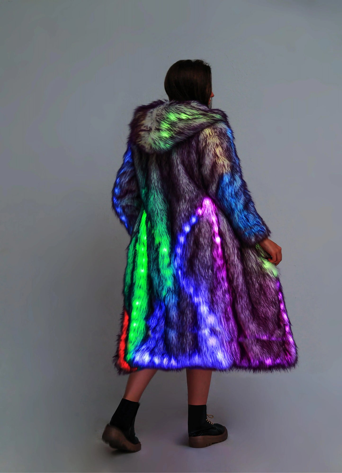New LED Costume Faux Fur Coat Remote Controlled LED Lighting Festival And Party Costume Women Faux Fox Fur Coat