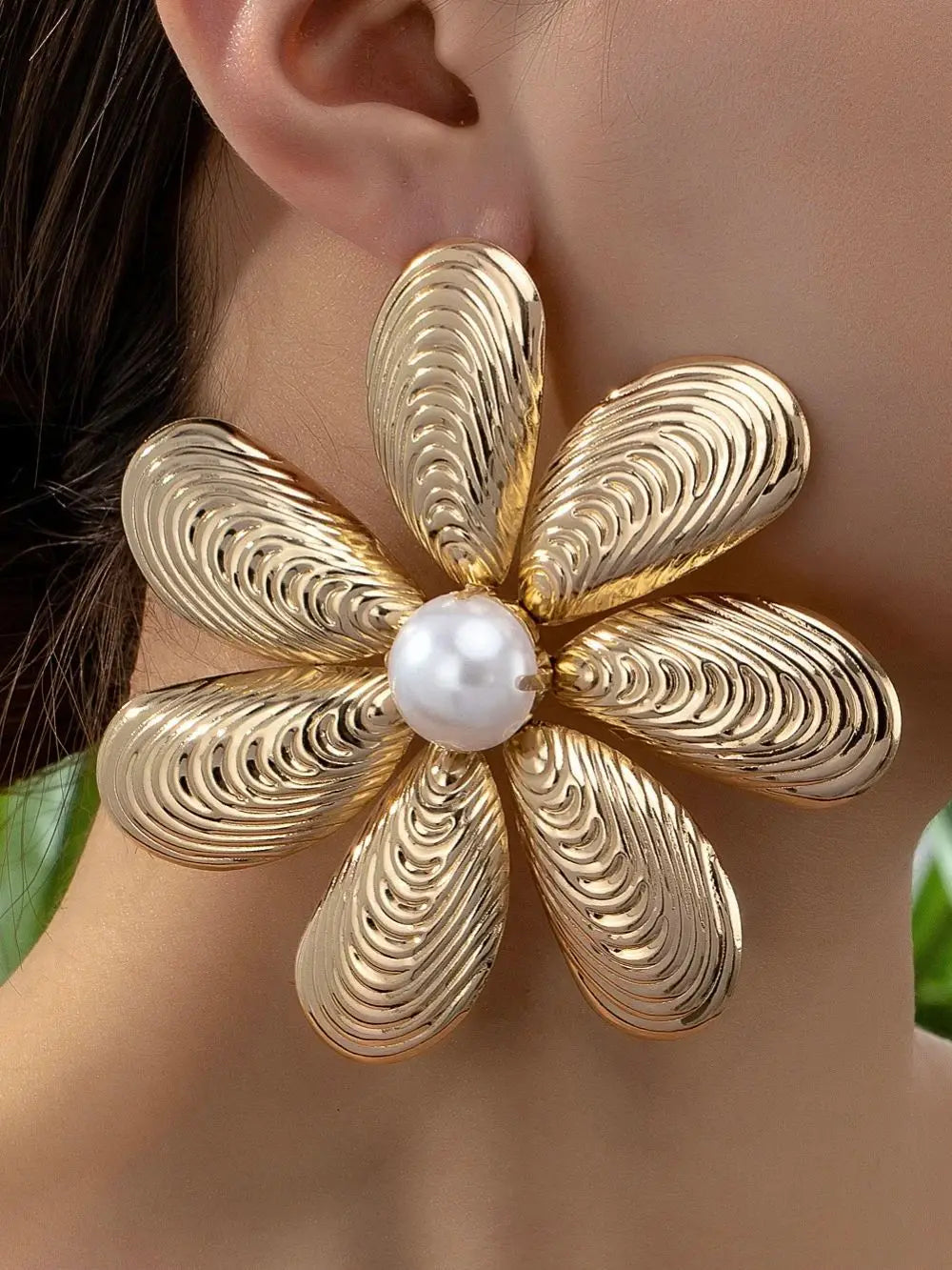 Large Metal Flower Earrings for Women Simple Fashion Ear Jewelry Accessories Hot Sale Party Gift 2024 New Style