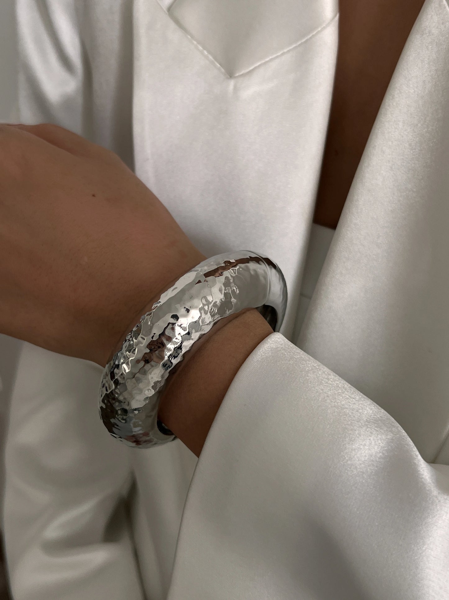 Ingemark 3 Style Creative Big Imitation Pearl Cuff Bracelet Women Trend 2025 Punk Heavy Metal Chunky Spring Bangle Steampunk Men