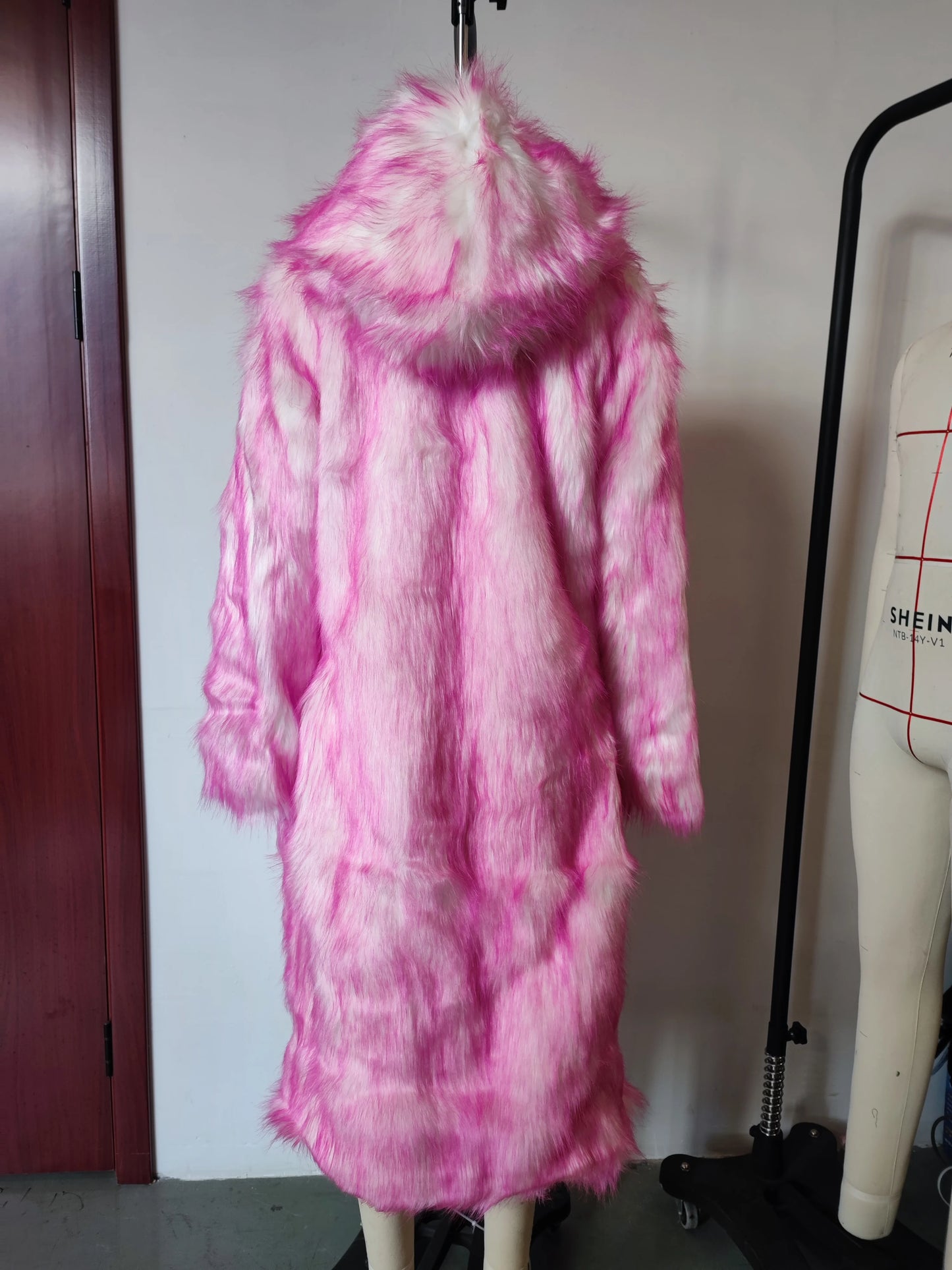 New LED Costume Faux Fur Coat Remote Controlled LED Lighting Festival And Party Costume Women Faux Fox Fur Coat