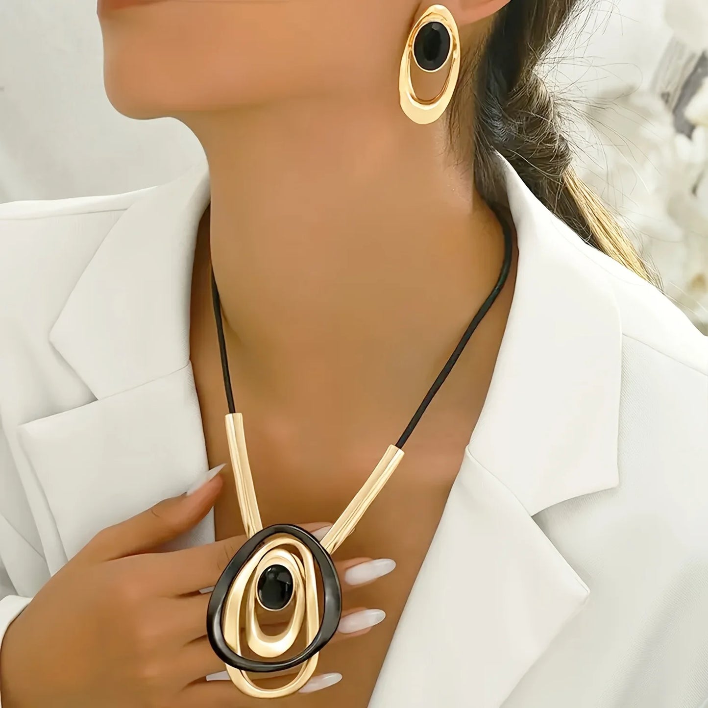 New Fashion Circle Oval Pendant Necklace for Women Simple Trendy Earring Post Jewelry Set Hot Sale Party Gift 2025 New Style